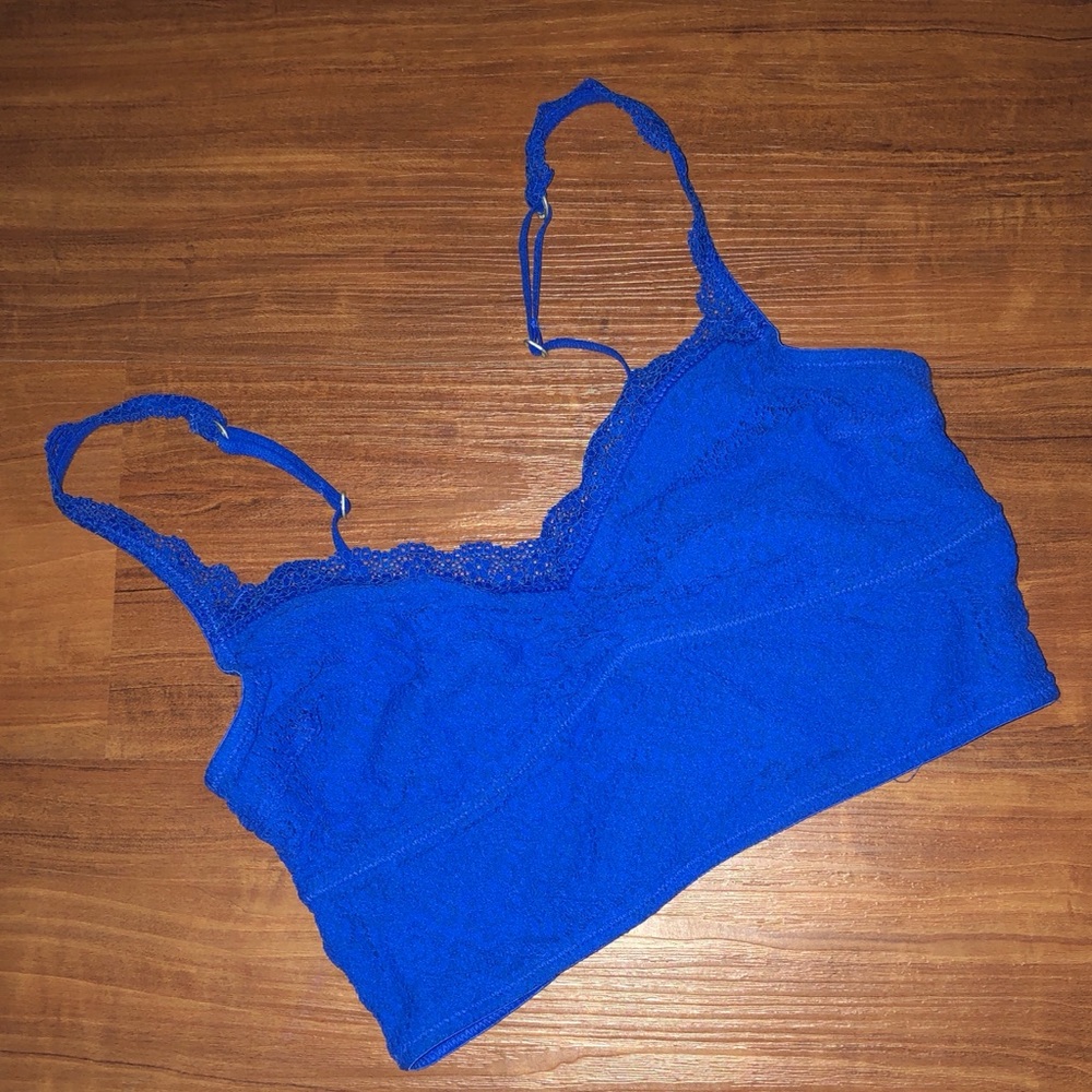 ✖️ SOLD ✖️ 3/$15 🌺 NWOT - Gilly Hicks bra cami